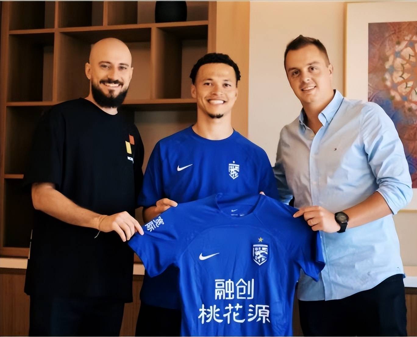 开云官网-包含加时末段武汉三镇备战英超，强势反弹细节曝光，态度坚定，阵容厚度经受考验的词条